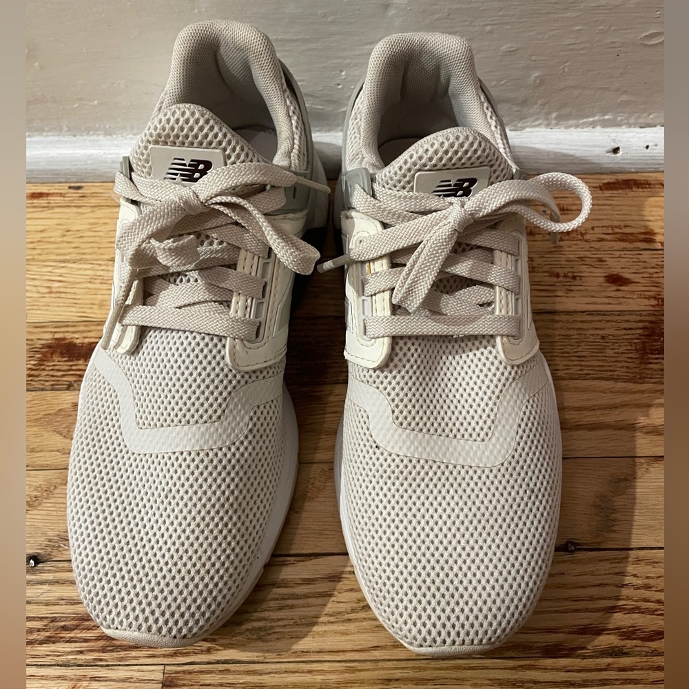 Women’s New Balance Sneakers 6.5